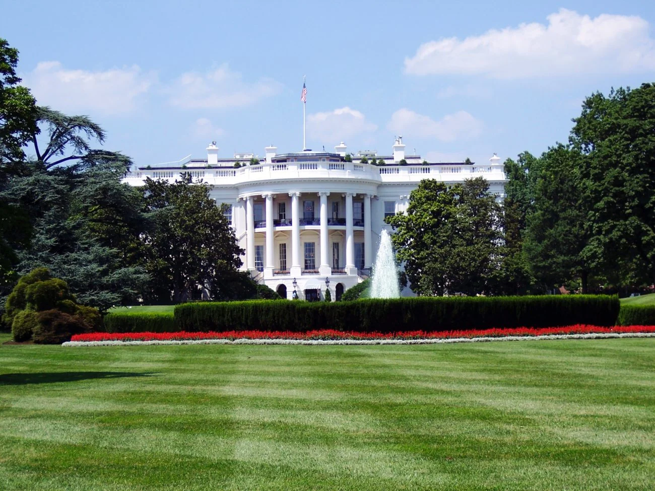 Hard Rock, Adelson foundation among gaming-related donors for Trump White House ballroom